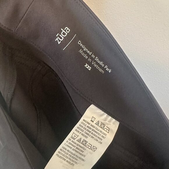 NEW Zuda Black Traveler Slim Leg Pants - Size: XXS - Picture 4 of 8